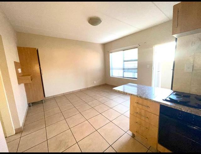 2 BEDROOM PROPERTY TO RENT IN BULT WEST